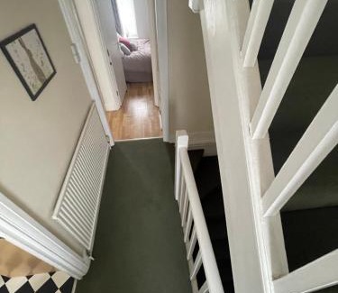 Brunswick Park Apartamento | Home in London, N14 nearby Trent Park and Alexandra Palace