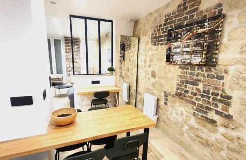 Quartier Sainte-Avoye Apartamento | Home in Paris Chatelet great apt for 6px