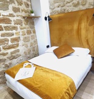 Quartier Sainte-Avoye Apartamento | Home in Paris Chatelet great apt for 6px