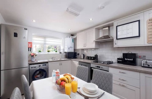 Peterborough Casa | Home in Peterborough