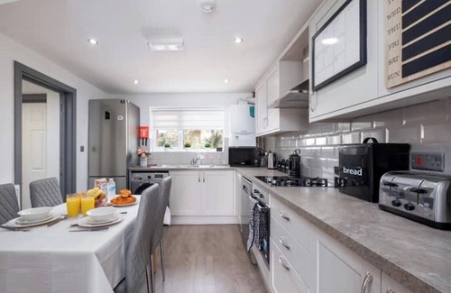 Peterborough Casa | Home in Peterborough