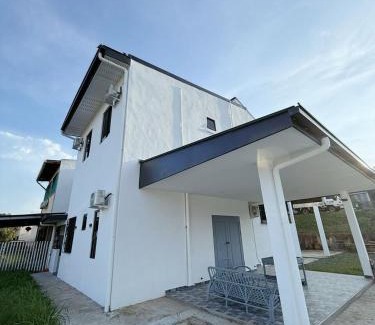 Sandakan Casa | Home in Sandakan Joy Homestay