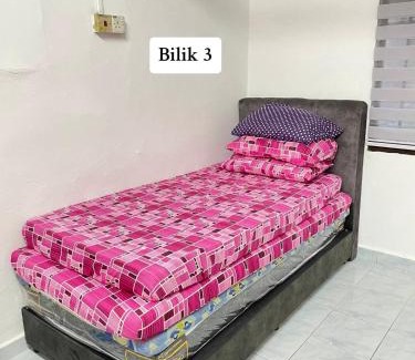 Taman Murni 2 Casa | Home in Sepang, Homestay Mokhzan