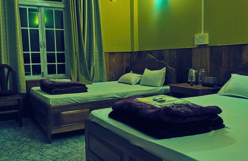 Kurseong Cama Y Desayuno | Home in Sittong! Rooms available with Mountain View. Simple and Serene Stay