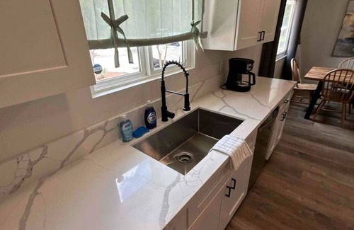 Fresno Casa | Home in the City: 4BR Fresno Retreat