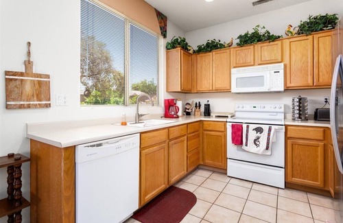 Surprise Casa | HOME IN THE GRAND! WALKING DISTANCE TO AMENITIES!