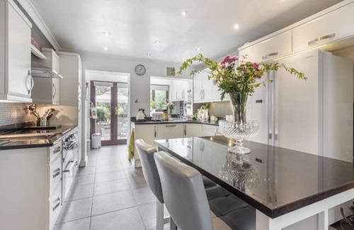 Pershore Casa | The Vale of Evesham-Home-Confortable-Baño con bañera
