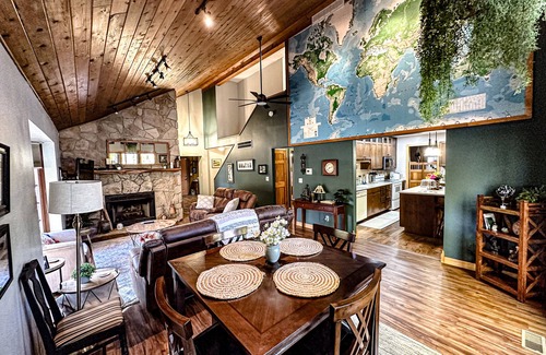 Hillsboro Casa | Home in the woods two miles from Hillsboro and five miles from Rocky Fork Lake.