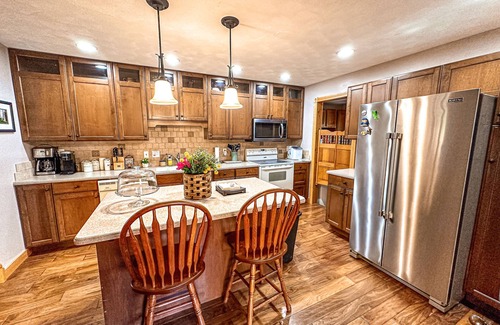 Hillsboro Casa | Home in the woods two miles from Hillsboro and five miles from Rocky Fork Lake.