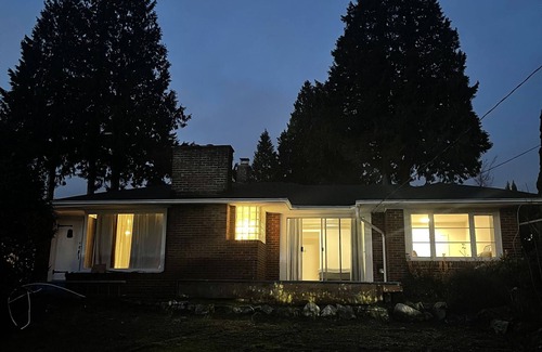 Dundarave Casa | Home in West Vancouver