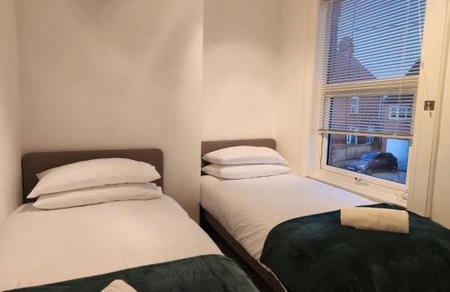 Lower Wick Casa | Home In Worcester - With Free Parking