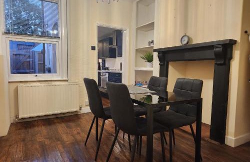 Lower Wick Casa | Home In Worcester - With Free Parking