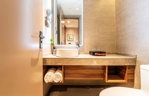 Qingdao City Center Hotel | Home Inn Qingdao 54 Square