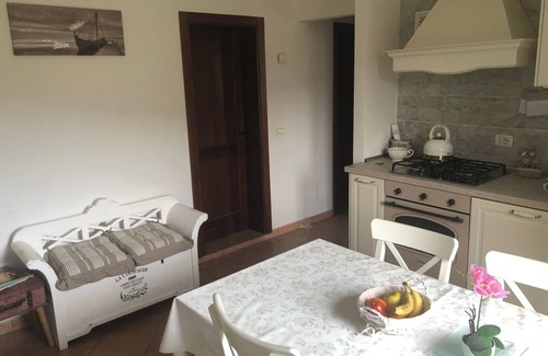 Passignano sul Trasimeno Apartamento | Home from Home in Passignano - Lakeside views!