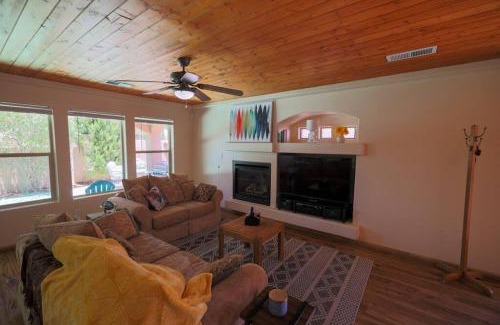 Northeast Heights Casa | Home near Balloon Fiesta Park!
