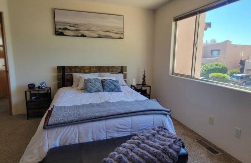 Northeast Heights Casa | Home near Balloon Fiesta Park!