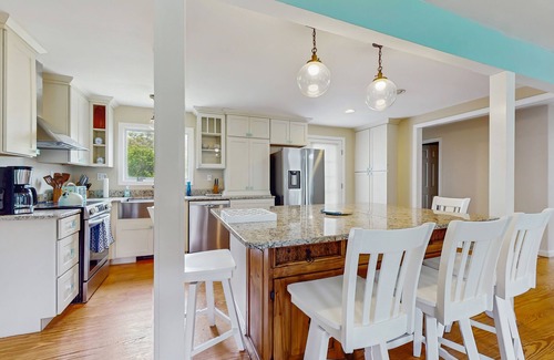 South Chatham Casa | Home near beach & tennis/basketball court with firepit, grill, & patio