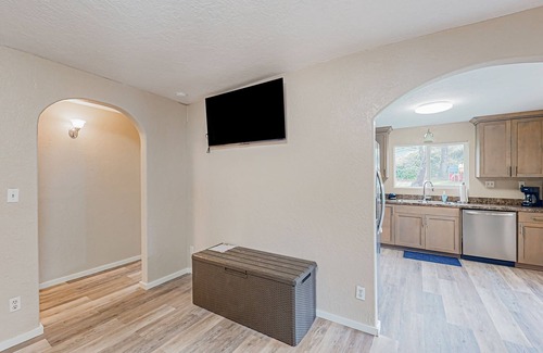 Coos Bay Casa | Home near the ocean with wood stove, large yard, washer/dryer, streaming, patio