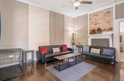 Cabbagetown Apartamento | Home Office, Free Wi-fi, Parking, 6 beds, Beltline
