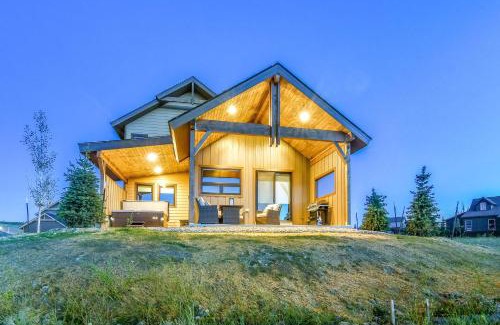 Grand Elk Ranch Casa | Home on Golf Course with Hot Tub, Near Grand Lake