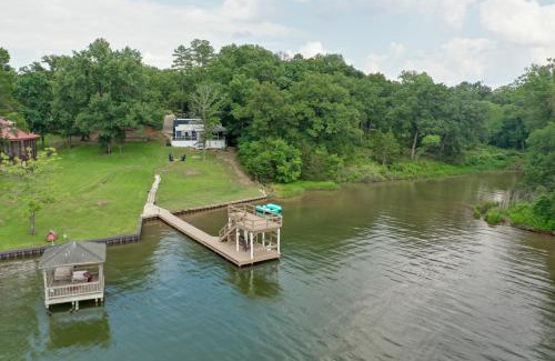 Dogwood Casa | Home On Lake Bob Sandlin with Private Boat Dock!