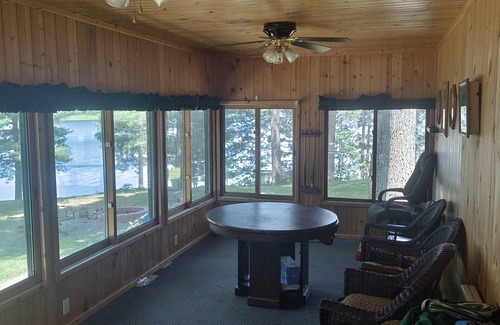 Deerwood Casa | Grandes puestas de sol en el lago al atardecer. Uso de PONTOON GRATIS incluido para alquileres de otoño de 2019