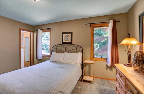 Woodbury Casa | 4 habitaciones en el lago Colby! Twin City Family & Group Getaway! Pasos del agua