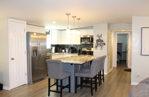 Mill Spring Casa | Home on the Ridge- 5 Minutes from TIEC with RV Hookup availability