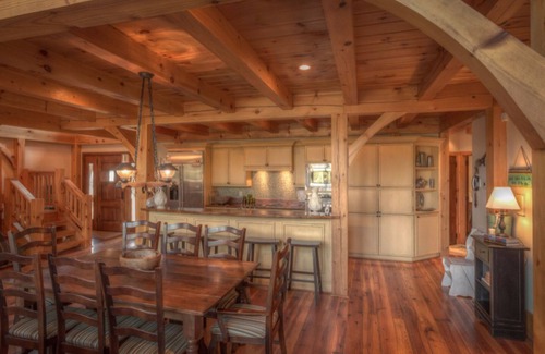 The Arbor Casa | Waterfront Lake James Home en Gated Arbors Community