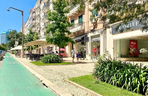 Sao Joao de Deus Apartamento | Home Out Loft C - Studio at City Center