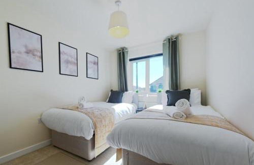 Newcastle-upon-Tyne Casa | Home Private Parking, Sleeps 8, Contractors Welcome