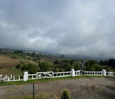 Cartago Chalet De Esquí | HOME QUINTAS - Tierra Blanca
