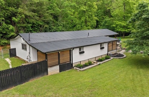 Sloans Valley Casa | Home/ Sleep 14/ Lake/ 2Bath/ 4Bed/ Near Boat Ramp/ Pet Friendly