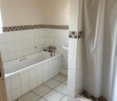 Windsor Casa | Home stay in Windsor west