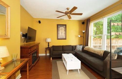 Oberlin Casa | Home STEPS from Oberlin