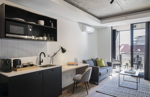 Sea Point Hotel | Home Suite Hotels Station House