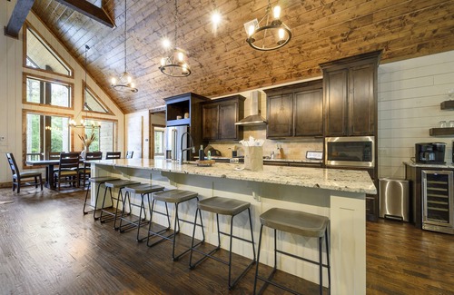 Hochatown Cabina | Home Sweet 'Homa - Rustic Chic Luxury- 5 Bedroom Cabin w/ ALL Amenities!