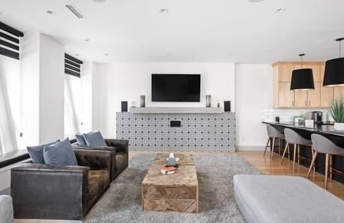 Fall Creek Place Casa | Home Sweet Home at Delaware Loft-2BR/2.5 BA Townhome w/ Rooftop Deck