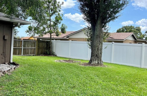 Lakeland Highlands Casa | Home sweet home. Lanai, Spa, Fenced in & Quiet!
