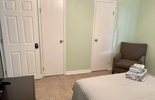 New Iberia Casa | Home sweet home new Iberia. Pet friendly.