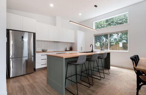 Kings Meadows Casa | Home sweet home with secure parking