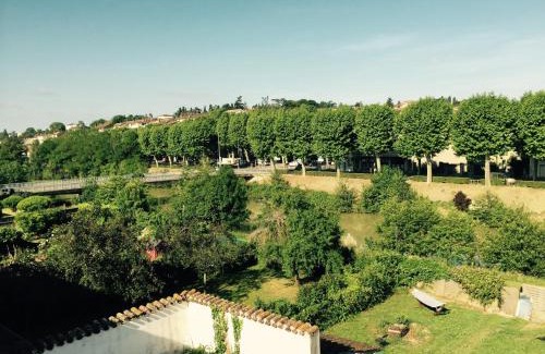 Auch Apartamento | Home Town Center