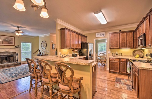 Dahlonega Casa | Home w/ Deck ~ 7 Mi to Downtown Dahlonega!