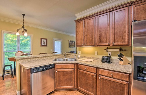 Dahlonega Casa | Home w/ Deck ~ 7 Mi to Downtown Dahlonega!