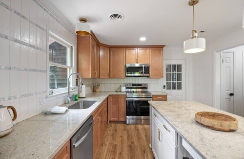 Leesville Casa | Home w/Dock, SUPs, Kayaks, Arcades, Ping-Pong