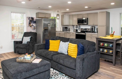 Clarksville Cabaña | Home w/ Hot Tub, Playset & Grills in Clarksville!