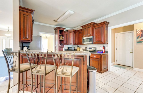 Ocean Springs Casa | Home w/ Large Yard + Pond On-Site: 15 Mi to Biloxi