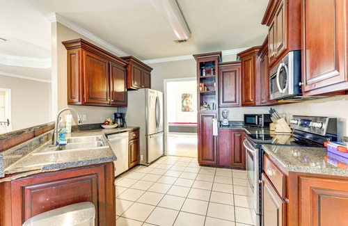 Ocean Springs Casa | Home w/ Large Yard + Pond On-Site: 15 Mi to Biloxi