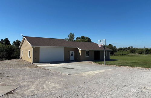 Mystic Casa | Home w/ Pool on Lake Rathbun – less than 1 Mile to Boat Ramp!