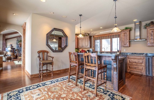 Kalispell Casa | Home w/private dock on Flathead River, hot tub & fireplaces - Flathead River Luxury Retreat